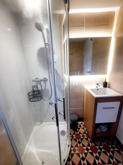 Alross Studio Flat / Private Bathroom ลอนดอน ภายนอก รูปภาพ