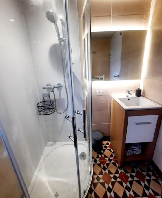 Alross Studio Flat / Private Bathroom ลอนดอน ภายนอก รูปภาพ
